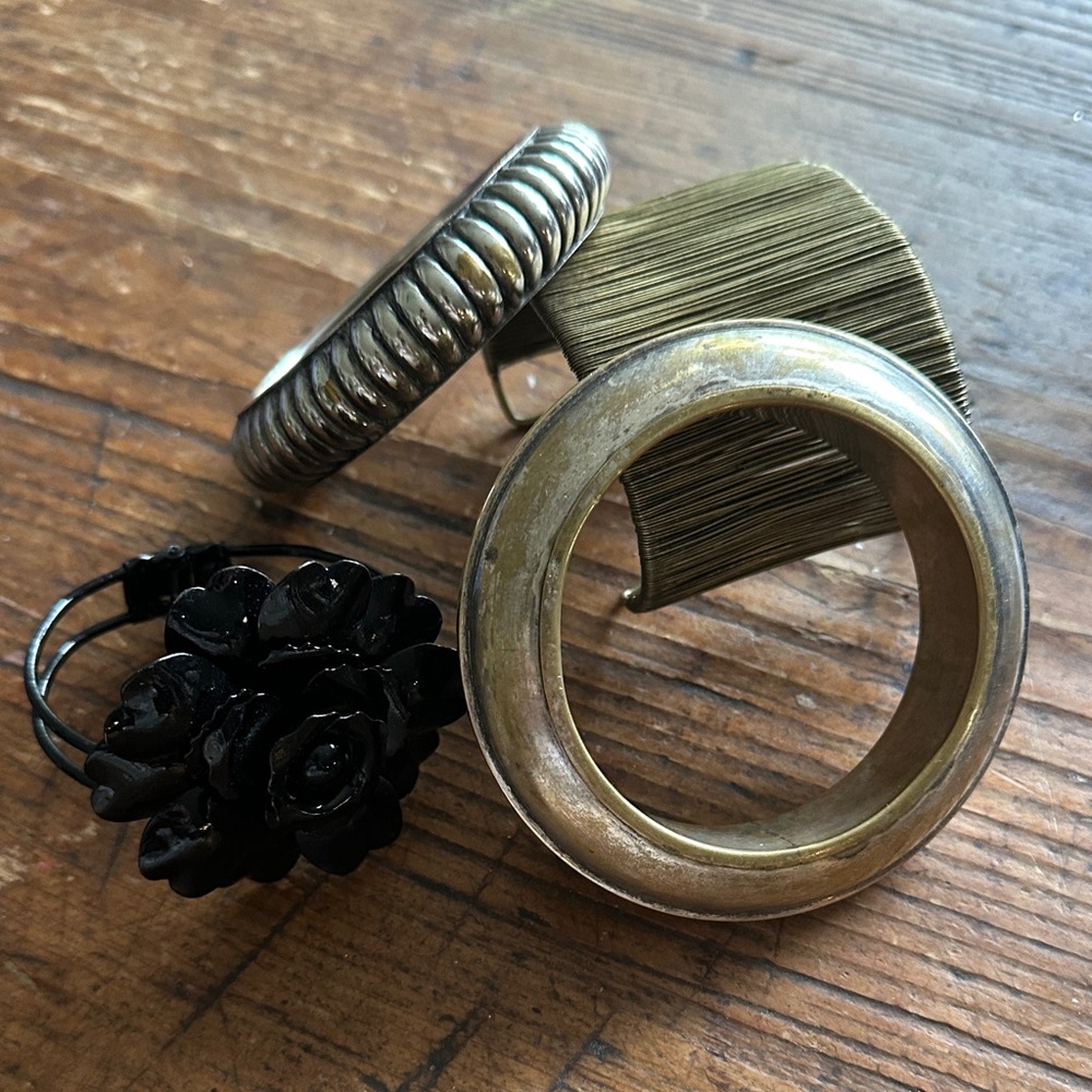 Set of 4 Unique Bangles